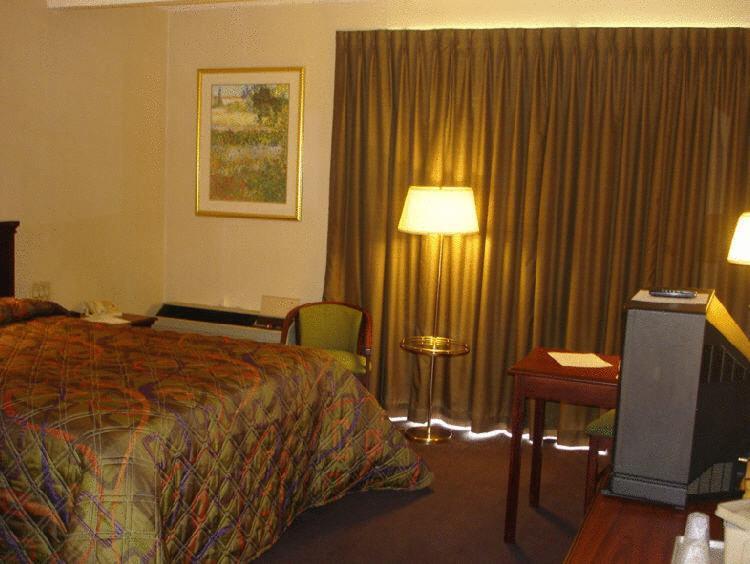 America'S Best Value Inn Phillipsburg Истон Номер фото